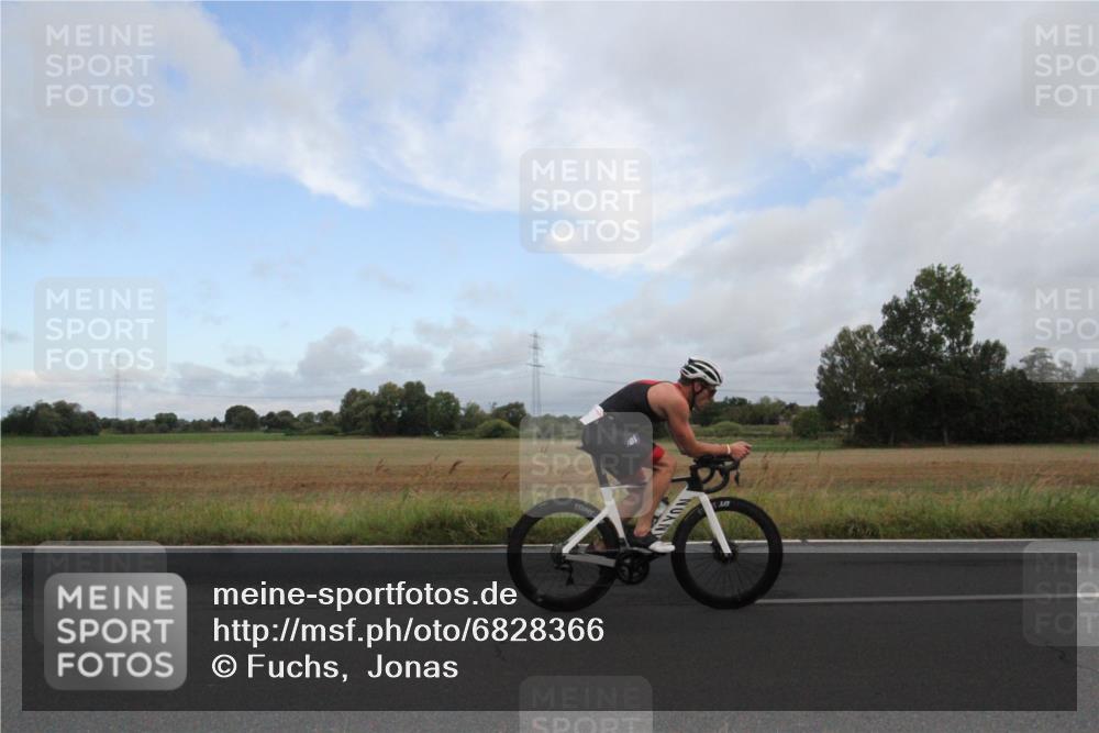 25.08.2024 - Elbe Triathlon Hamburg Fuchs,  Jonas http://msf.ph/oto/6828366 25.08.2024 08:34:21 Radfahren 85 meine-sportfotos.de