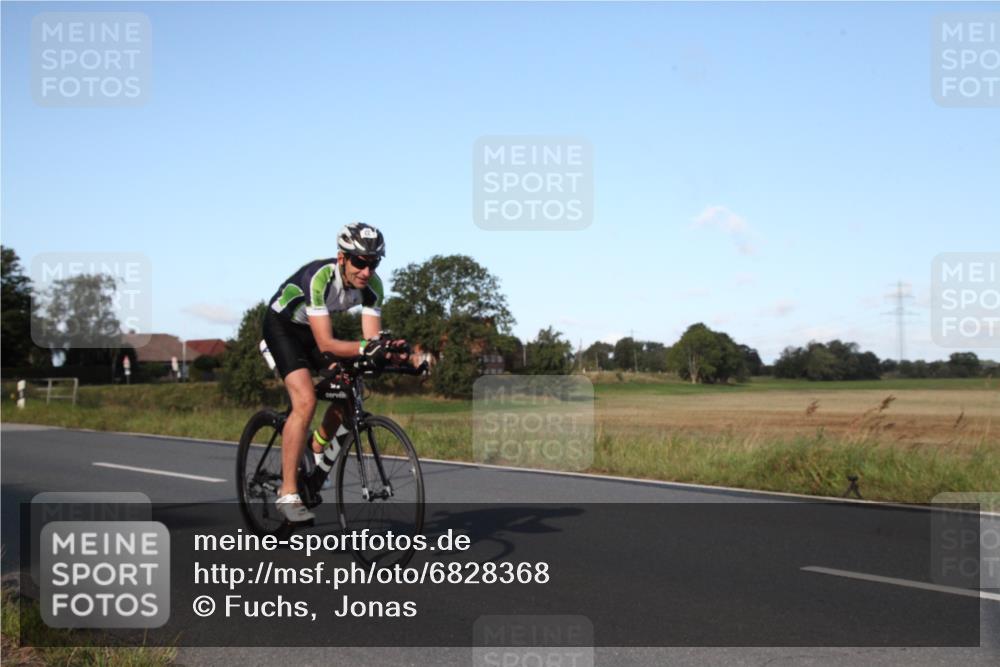 25.08.2024 - Elbe Triathlon Hamburg Fuchs,  Jonas http://msf.ph/oto/6828368 25.08.2024 09:30:08 Radfahren 231, 221, 114 meine-sportfotos.de