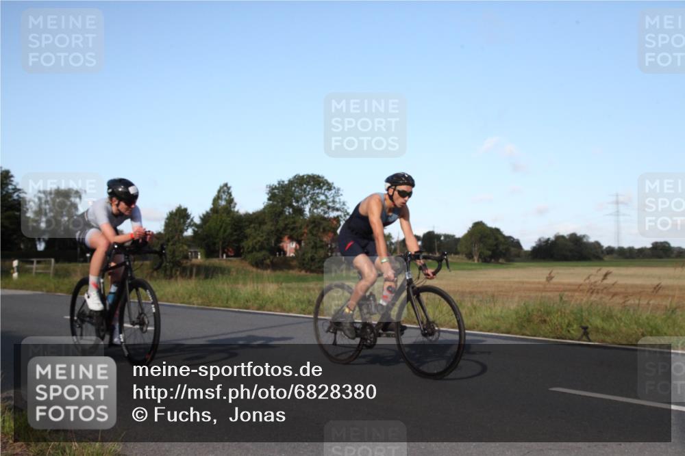 25.08.2024 - Elbe Triathlon Hamburg Fuchs,  Jonas http://msf.ph/oto/6828380 25.08.2024 09:30:17 Radfahren 114, 182, 214, 137, 286, 249 meine-sportfotos.de