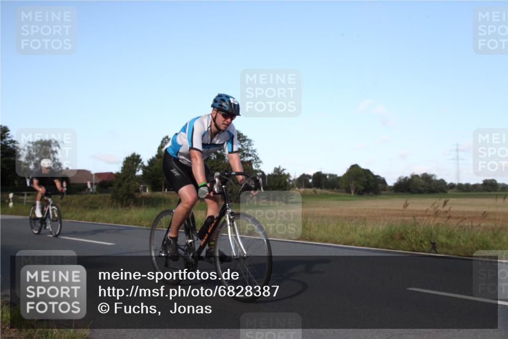 25.08.2024 - Elbe Triathlon Hamburg Fuchs,  Jonas http://msf.ph/oto/6828387 25.08.2024 09:30:23 Radfahren 137, 286, 249, 361 meine-sportfotos.de