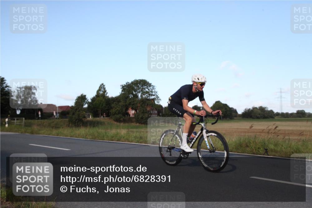 25.08.2024 - Elbe Triathlon Hamburg Fuchs,  Jonas http://msf.ph/oto/6828391 25.08.2024 09:30:24 Radfahren 286, 249, 361, 170 meine-sportfotos.de