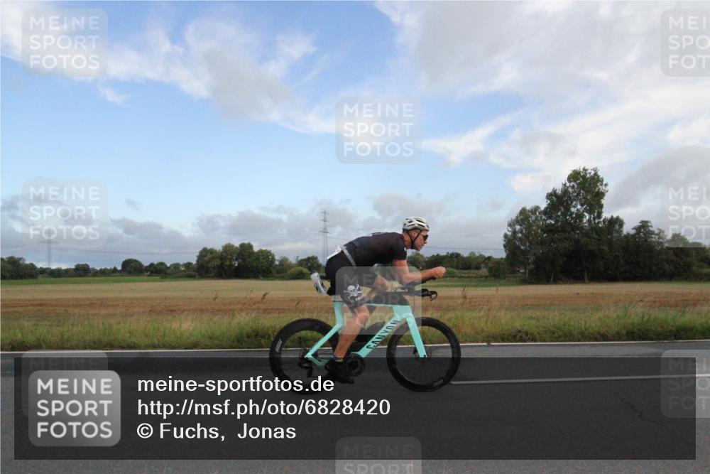 25.08.2024 - Elbe Triathlon Hamburg Fuchs,  Jonas http://msf.ph/oto/6828420 25.08.2024 08:40:29 Radfahren 95 meine-sportfotos.de