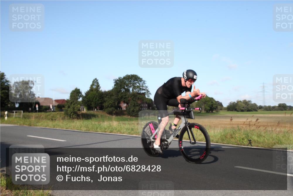 25.08.2024 - Elbe Triathlon Hamburg Fuchs,  Jonas http://msf.ph/oto/6828428 25.08.2024 09:30:46 Radfahren 70, 44, 304, 362 meine-sportfotos.de