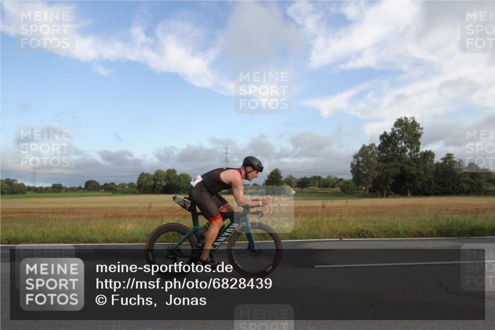 25.08.2024 - Elbe Triathlon Hamburg Fuchs,  Jonas http://msf.ph/oto/6828439 25.08.2024 08:40:58 Radfahren 89, 56, 50 meine-sportfotos.de