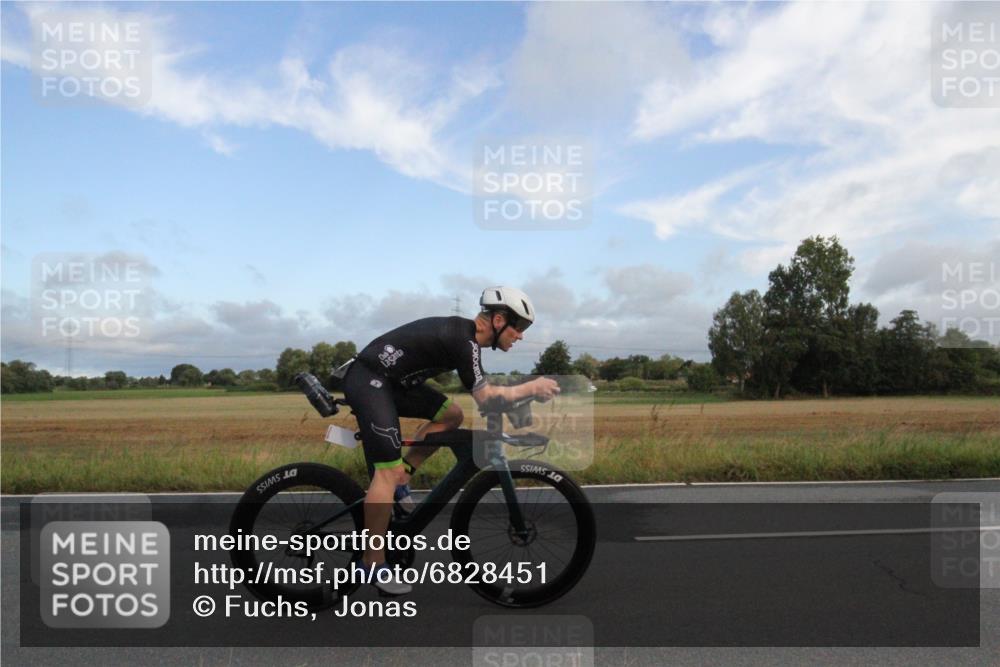 25.08.2024 - Elbe Triathlon Hamburg Fuchs,  Jonas http://msf.ph/oto/6828451 25.08.2024 08:41:07 Radfahren 50, 39, 34, 75 meine-sportfotos.de