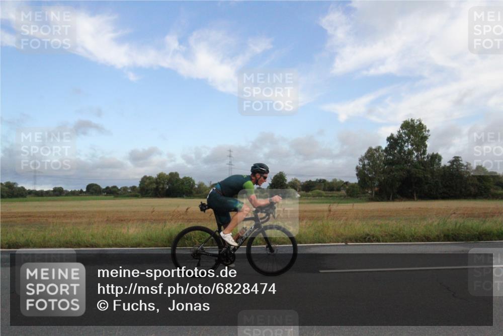 25.08.2024 - Elbe Triathlon Hamburg Fuchs,  Jonas http://msf.ph/oto/6828474 25.08.2024 08:41:35 Radfahren 99, 77, 42 meine-sportfotos.de