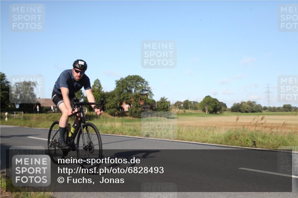 25.08.2024 - Elbe Triathlon Hamburg Fuchs,  Jonas http://msf.ph/oto/6828493 25.08.2024 09:31:14 Radfahren 136, 187, 257, 302, 307, 312, 482, 243 meine-sportfotos.de