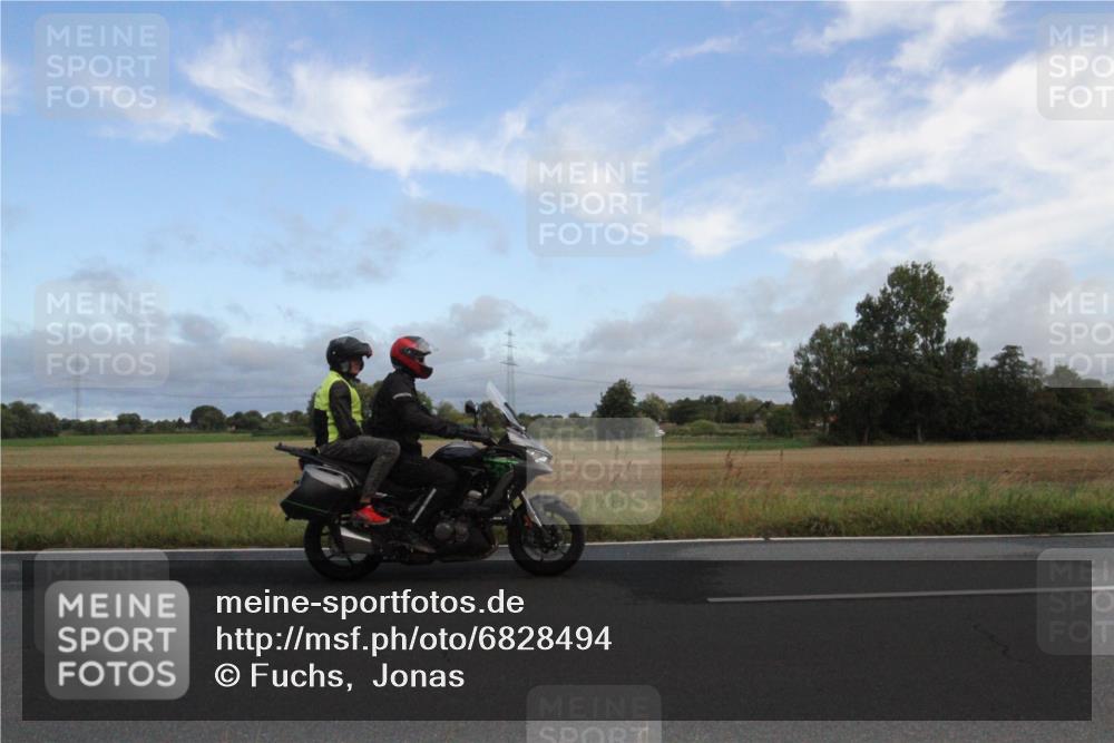 25.08.2024 - Elbe Triathlon Hamburg Fuchs,  Jonas http://msf.ph/oto/6828494 25.08.2024 08:42:55 Radfahren 48, 61, 52 meine-sportfotos.de