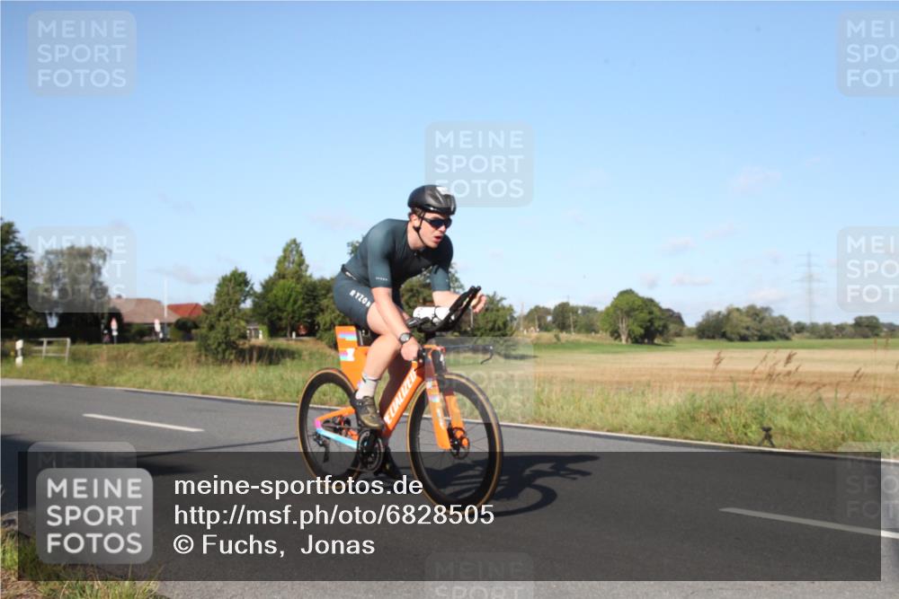 25.08.2024 - Elbe Triathlon Hamburg Fuchs,  Jonas http://msf.ph/oto/6828505 25.08.2024 09:31:19 Radfahren 307, 312, 482, 243, 72, 277 meine-sportfotos.de