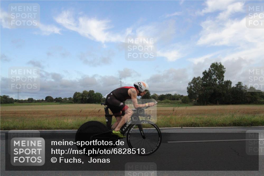 25.08.2024 - Elbe Triathlon Hamburg Fuchs,  Jonas http://msf.ph/oto/6828513 25.08.2024 08:43:16 Radfahren 35, 94, 64, 86, 33, 58 meine-sportfotos.de