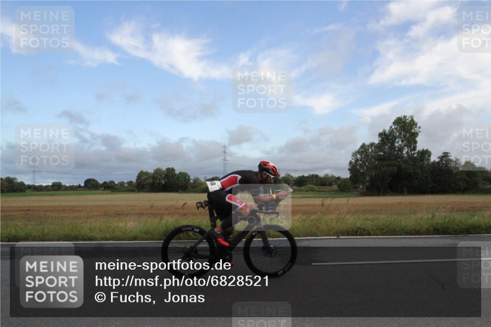 25.08.2024 - Elbe Triathlon Hamburg Fuchs,  Jonas http://msf.ph/oto/6828521 25.08.2024 08:43:22 Radfahren 86, 33, 58 meine-sportfotos.de