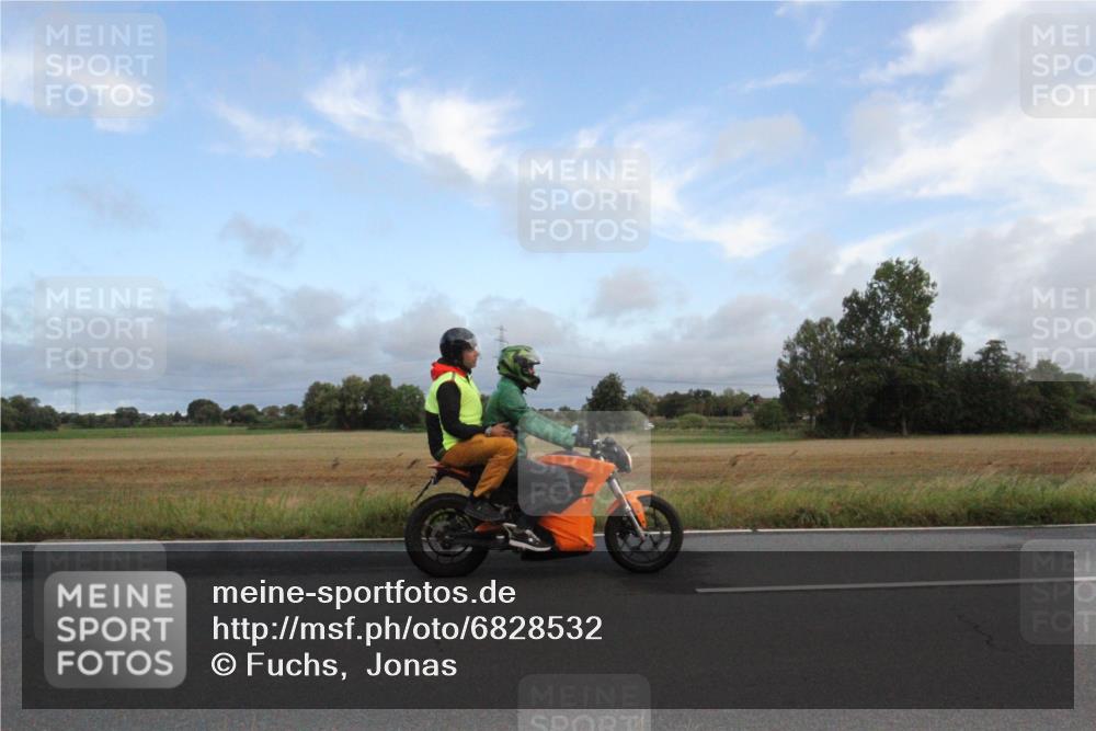 25.08.2024 - Elbe Triathlon Hamburg Fuchs,  Jonas http://msf.ph/oto/6828532 25.08.2024 08:43:54 Radfahren 74, 41 meine-sportfotos.de