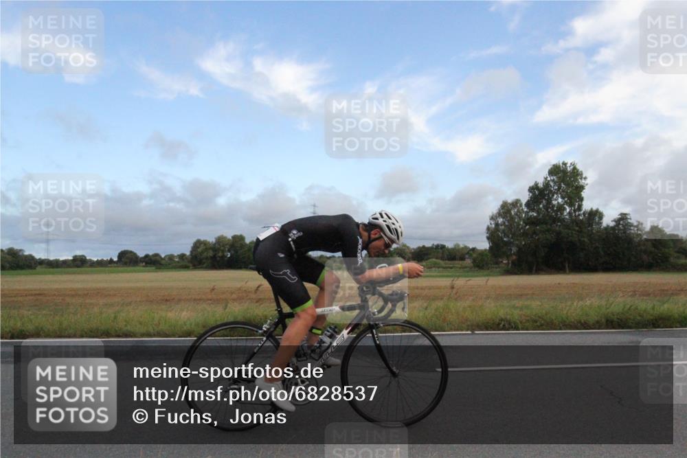 25.08.2024 - Elbe Triathlon Hamburg Fuchs,  Jonas http://msf.ph/oto/6828537 25.08.2024 08:43:57 Radfahren 74, 41 meine-sportfotos.de