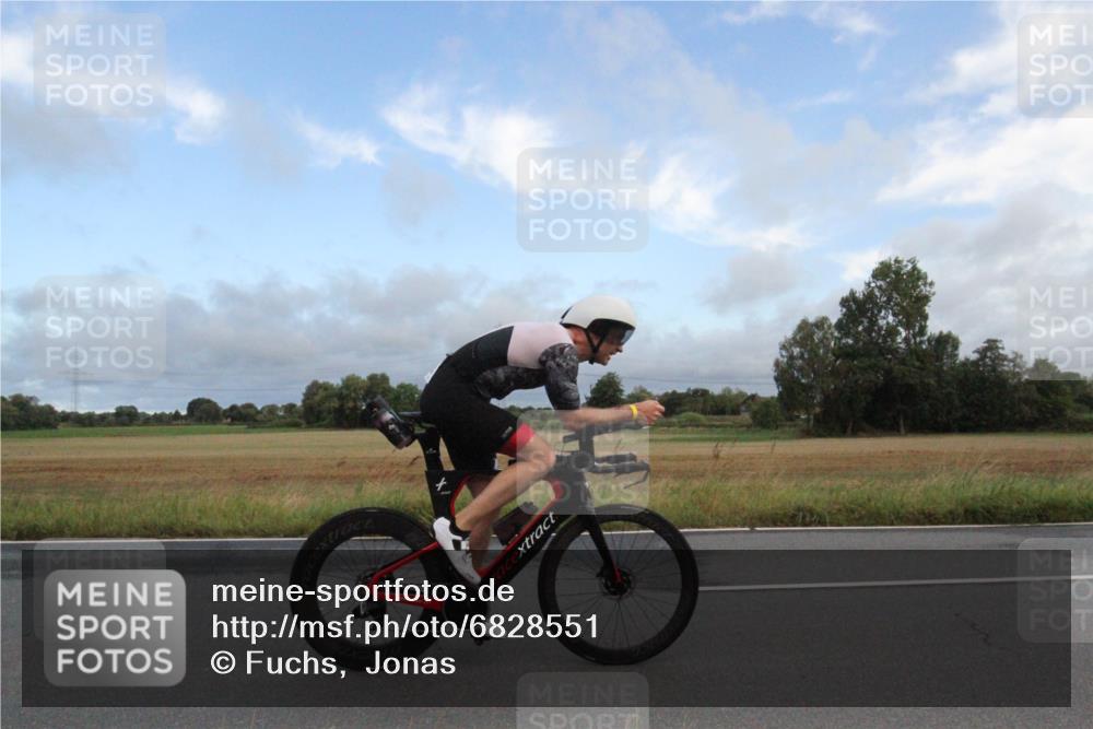 25.08.2024 - Elbe Triathlon Hamburg Fuchs,  Jonas http://msf.ph/oto/6828551 25.08.2024 08:44:34 Radfahren 46, 55, 54 meine-sportfotos.de
