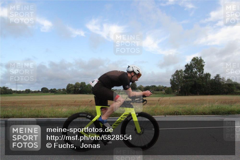 25.08.2024 - Elbe Triathlon Hamburg Fuchs,  Jonas http://msf.ph/oto/6828554 25.08.2024 08:44:39 Radfahren 55, 54 meine-sportfotos.de