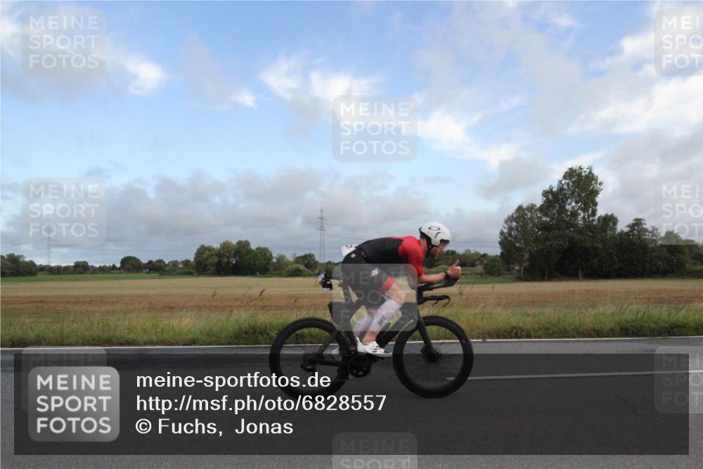 25.08.2024 - Elbe Triathlon Hamburg Fuchs,  Jonas http://msf.ph/oto/6828557 25.08.2024 08:44:46 Radfahren 87, 70, 43 meine-sportfotos.de