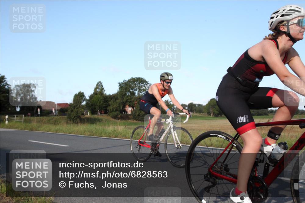 25.08.2024 - Elbe Triathlon Hamburg Fuchs,  Jonas http://msf.ph/oto/6828563 25.08.2024 09:31:48 Radfahren 200, 373, 397, 219, 350, 124, 147, 133, 469 meine-sportfotos.de