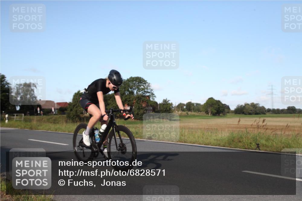 25.08.2024 - Elbe Triathlon Hamburg Fuchs,  Jonas http://msf.ph/oto/6828571 25.08.2024 09:31:52 Radfahren 219, 350, 124, 147, 133, 469, 175, 321, 356, 139 meine-sportfotos.de
