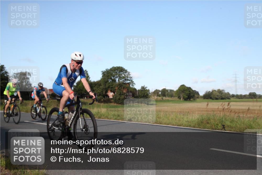 25.08.2024 - Elbe Triathlon Hamburg Fuchs,  Jonas http://msf.ph/oto/6828579 25.08.2024 09:31:56 Radfahren 147, 133, 469, 175, 321, 356, 139, 396, 229, 423 meine-sportfotos.de