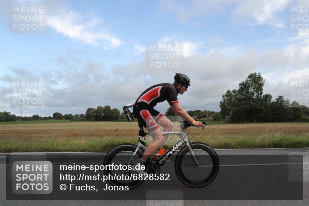 25.08.2024 - Elbe Triathlon Hamburg Fuchs,  Jonas http://msf.ph/oto/6828582 25.08.2024 08:46:26 Radfahren 59, 72, 63 meine-sportfotos.de
