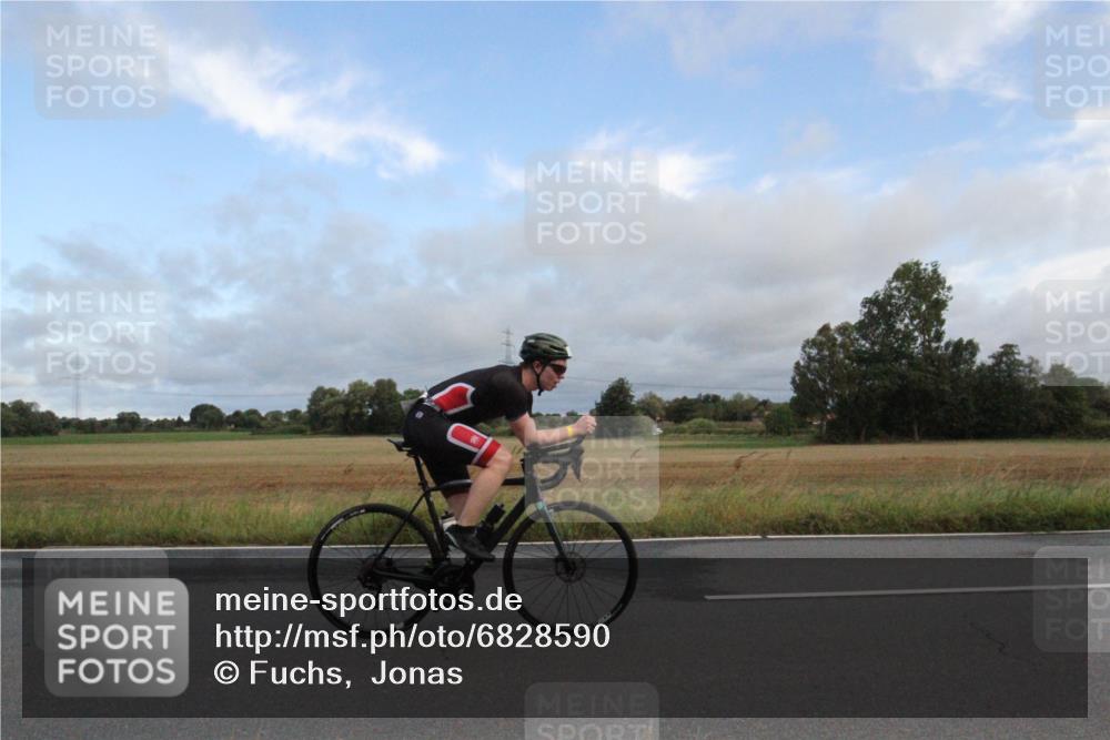 25.08.2024 - Elbe Triathlon Hamburg Fuchs,  Jonas http://msf.ph/oto/6828590 25.08.2024 08:46:30 Radfahren 59, 72, 63 meine-sportfotos.de