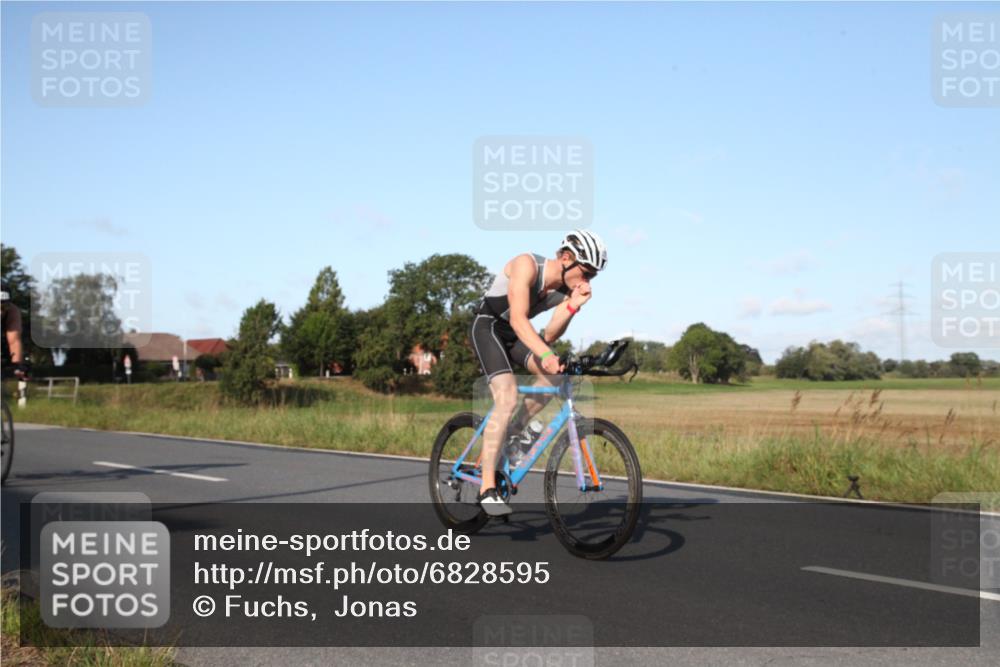 25.08.2024 - Elbe Triathlon Hamburg Fuchs,  Jonas http://msf.ph/oto/6828595 25.08.2024 09:32:02 Radfahren 175, 321, 356, 139, 396, 229, 423, 206, 345, 391 meine-sportfotos.de