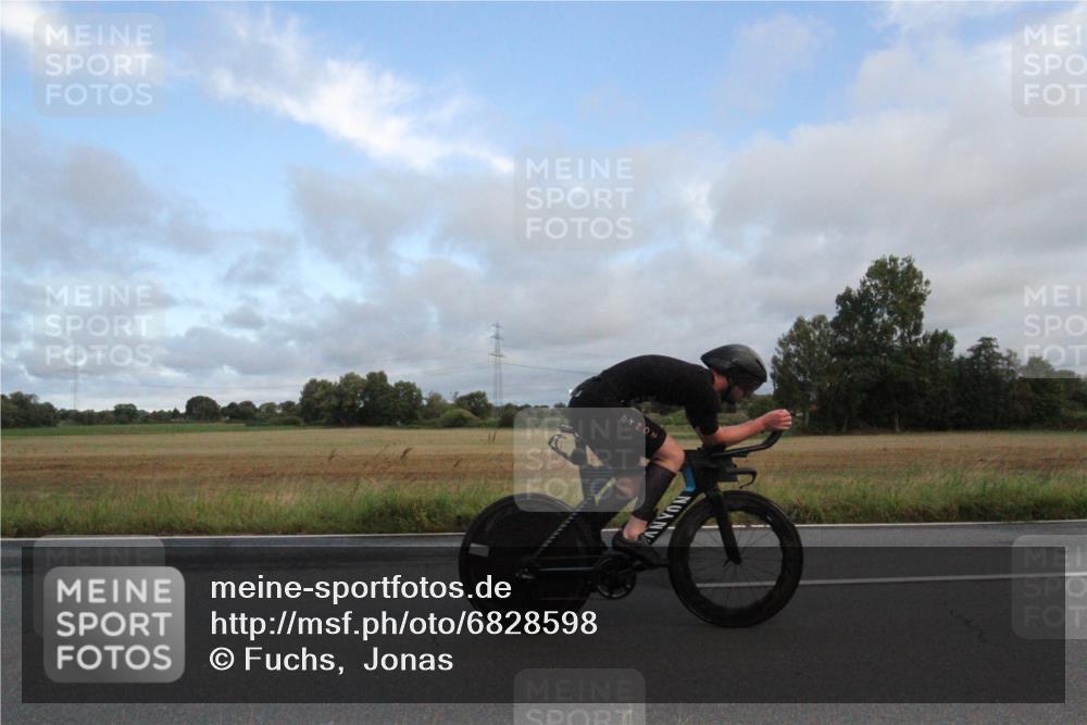 25.08.2024 - Elbe Triathlon Hamburg Fuchs,  Jonas http://msf.ph/oto/6828598 25.08.2024 08:47:34 Radfahren 47, 66 meine-sportfotos.de
