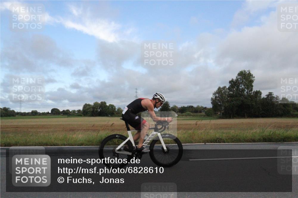 25.08.2024 - Elbe Triathlon Hamburg Fuchs,  Jonas http://msf.ph/oto/6828610 25.08.2024 08:47:47 Radfahren 111, 85 meine-sportfotos.de