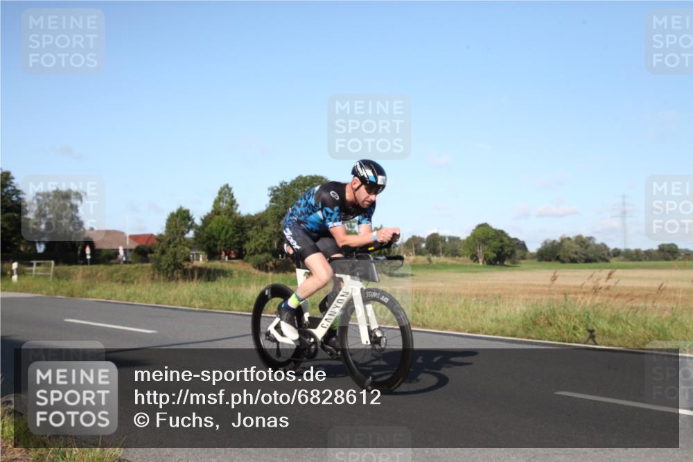 25.08.2024 - Elbe Triathlon Hamburg Fuchs,  Jonas http://msf.ph/oto/6828612 25.08.2024 09:32:09 Radfahren 206, 345, 391, 59 meine-sportfotos.de