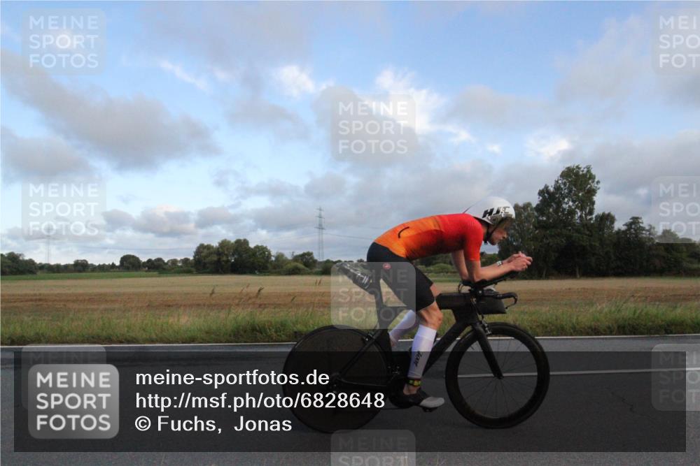 25.08.2024 - Elbe Triathlon Hamburg Fuchs,  Jonas http://msf.ph/oto/6828648 25.08.2024 08:50:52 Radfahren 68, 62 meine-sportfotos.de