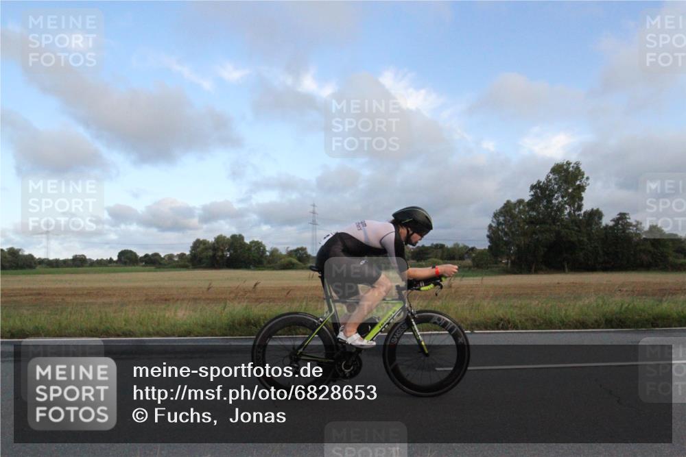 25.08.2024 - Elbe Triathlon Hamburg Fuchs,  Jonas http://msf.ph/oto/6828653 25.08.2024 08:51:01 Radfahren 62, 164 meine-sportfotos.de