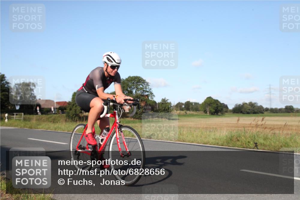 25.08.2024 - Elbe Triathlon Hamburg Fuchs,  Jonas http://msf.ph/oto/6828656 25.08.2024 09:32:41 Radfahren 445, 441, 177 meine-sportfotos.de