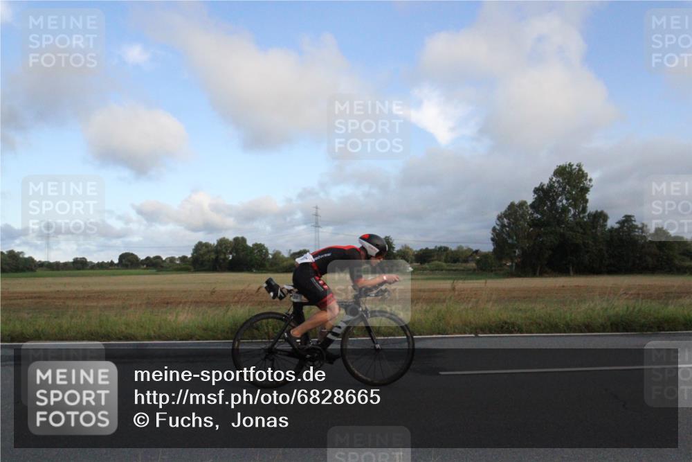 25.08.2024 - Elbe Triathlon Hamburg Fuchs,  Jonas http://msf.ph/oto/6828665 25.08.2024 08:51:41 Radfahren 180, 187 meine-sportfotos.de