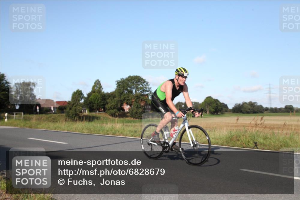 25.08.2024 - Elbe Triathlon Hamburg Fuchs,  Jonas http://msf.ph/oto/6828679 25.08.2024 09:32:56 Radfahren 274, 144, 146, 393, 382 meine-sportfotos.de