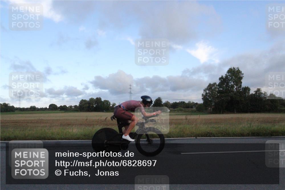 25.08.2024 - Elbe Triathlon Hamburg Fuchs,  Jonas http://msf.ph/oto/6828697 25.08.2024 08:53:12 Radfahren 110, 153, 117, 139, 38, 37 meine-sportfotos.de