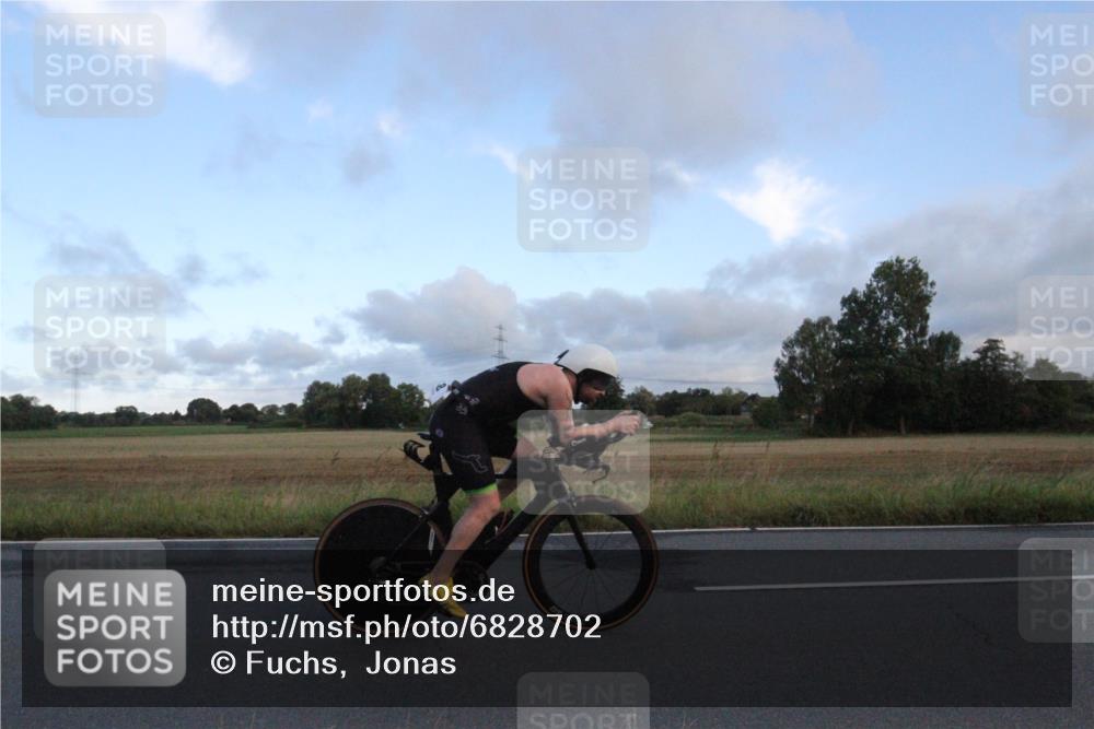 25.08.2024 - Elbe Triathlon Hamburg Fuchs,  Jonas http://msf.ph/oto/6828702 25.08.2024 08:53:14 Radfahren 117, 139, 38, 37, 172, 167 meine-sportfotos.de