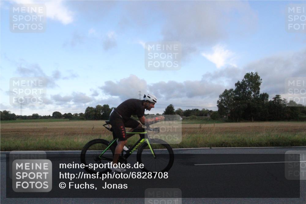 25.08.2024 - Elbe Triathlon Hamburg Fuchs,  Jonas http://msf.ph/oto/6828708 25.08.2024 08:53:18 Radfahren 139, 38, 37, 172, 167 meine-sportfotos.de