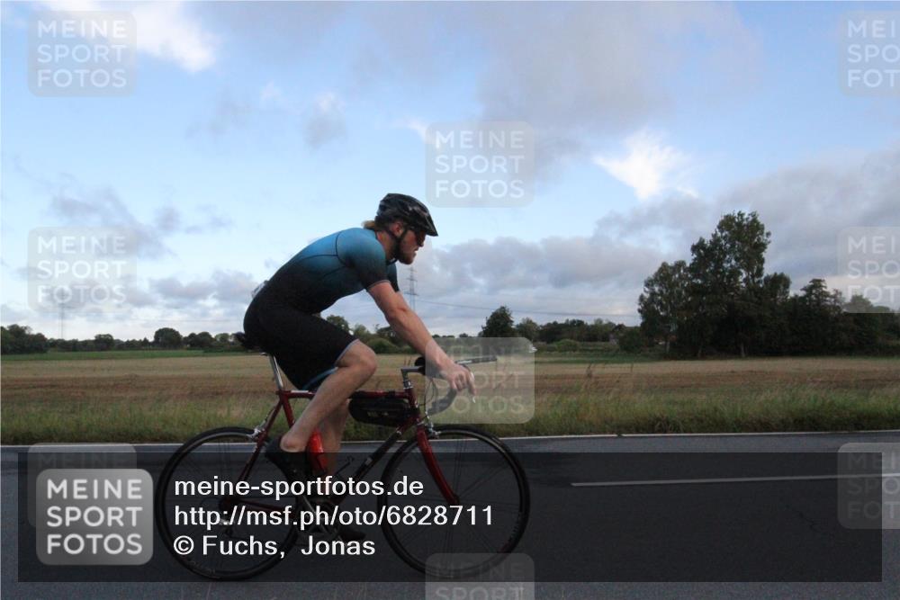 25.08.2024 - Elbe Triathlon Hamburg Fuchs,  Jonas http://msf.ph/oto/6828711 25.08.2024 08:53:19 Radfahren 38, 37, 172, 167 meine-sportfotos.de