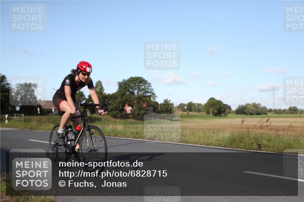 25.08.2024 - Elbe Triathlon Hamburg Fuchs,  Jonas http://msf.ph/oto/6828715 25.08.2024 09:33:38 Radfahren 486, 353, 323, 181, 316, 326, 156, 126 meine-sportfotos.de