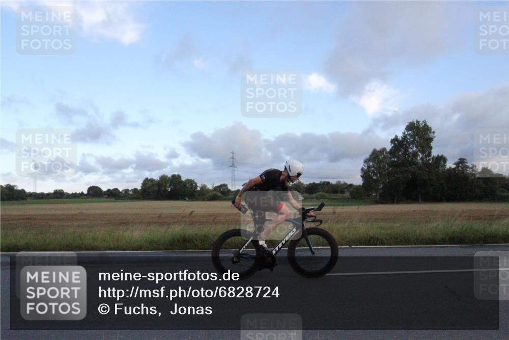 25.08.2024 - Elbe Triathlon Hamburg Fuchs,  Jonas http://msf.ph/oto/6828724 25.08.2024 08:53:37 Radfahren 50, 40 meine-sportfotos.de