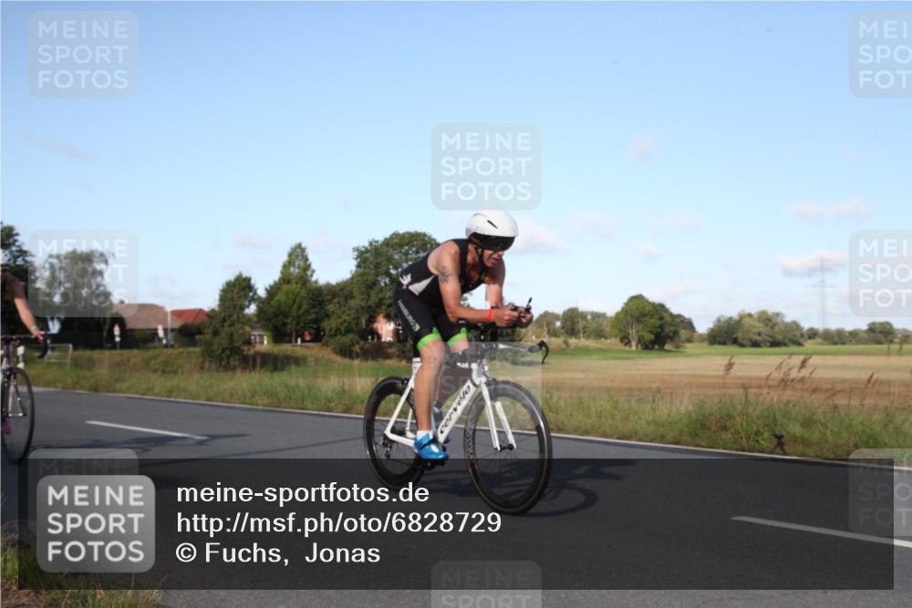 25.08.2024 - Elbe Triathlon Hamburg Fuchs,  Jonas http://msf.ph/oto/6828729 25.08.2024 09:33:44 Radfahren 181, 316, 326, 156, 126, 228, 352 meine-sportfotos.de
