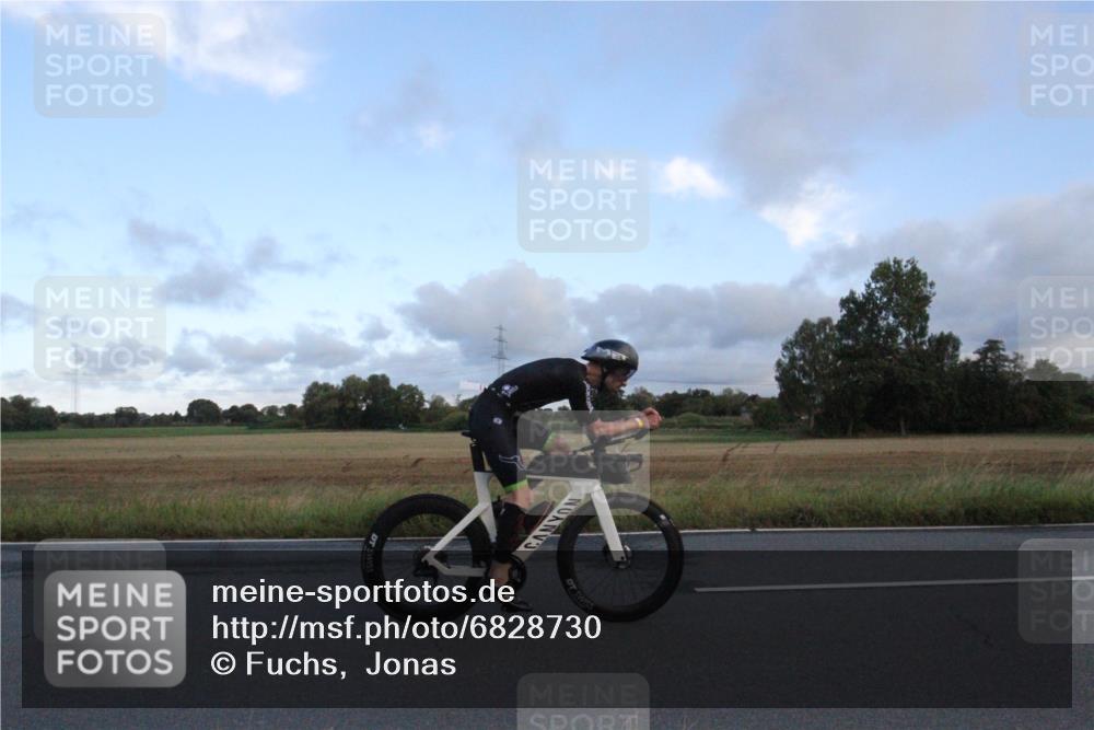 25.08.2024 - Elbe Triathlon Hamburg Fuchs,  Jonas http://msf.ph/oto/6828730 25.08.2024 08:53:39 Radfahren 50, 40 meine-sportfotos.de