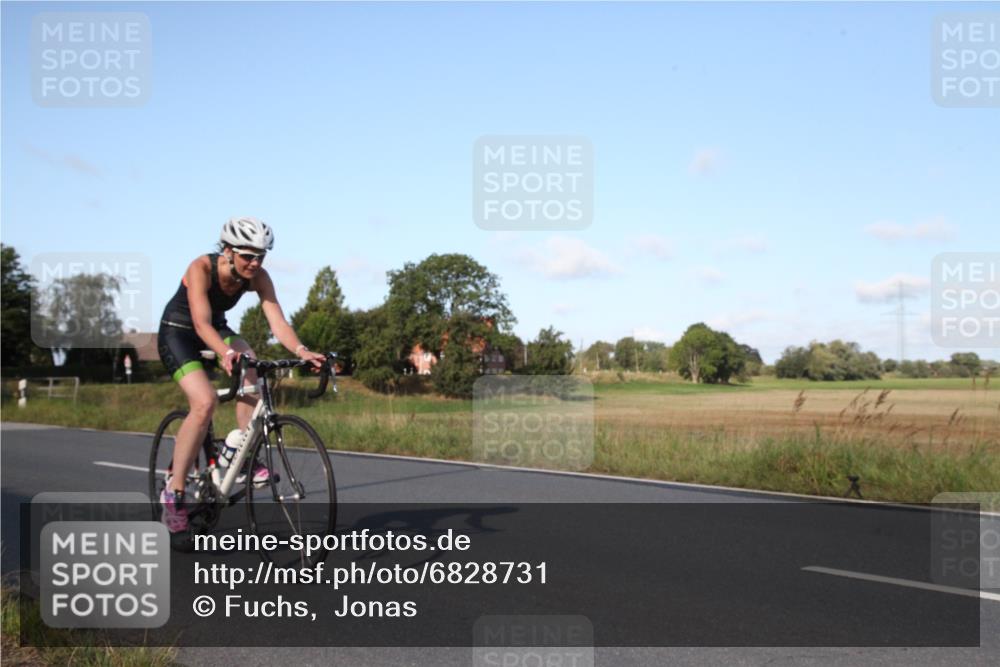25.08.2024 - Elbe Triathlon Hamburg Fuchs,  Jonas http://msf.ph/oto/6828731 25.08.2024 09:33:45 Radfahren 316, 326, 156, 126, 228, 352, 1851 meine-sportfotos.de