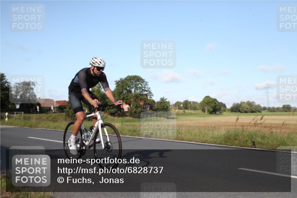 25.08.2024 - Elbe Triathlon Hamburg Fuchs,  Jonas http://msf.ph/oto/6828737 25.08.2024 09:33:46 Radfahren 316, 326, 156, 126, 228, 352, 1851, 234 meine-sportfotos.de