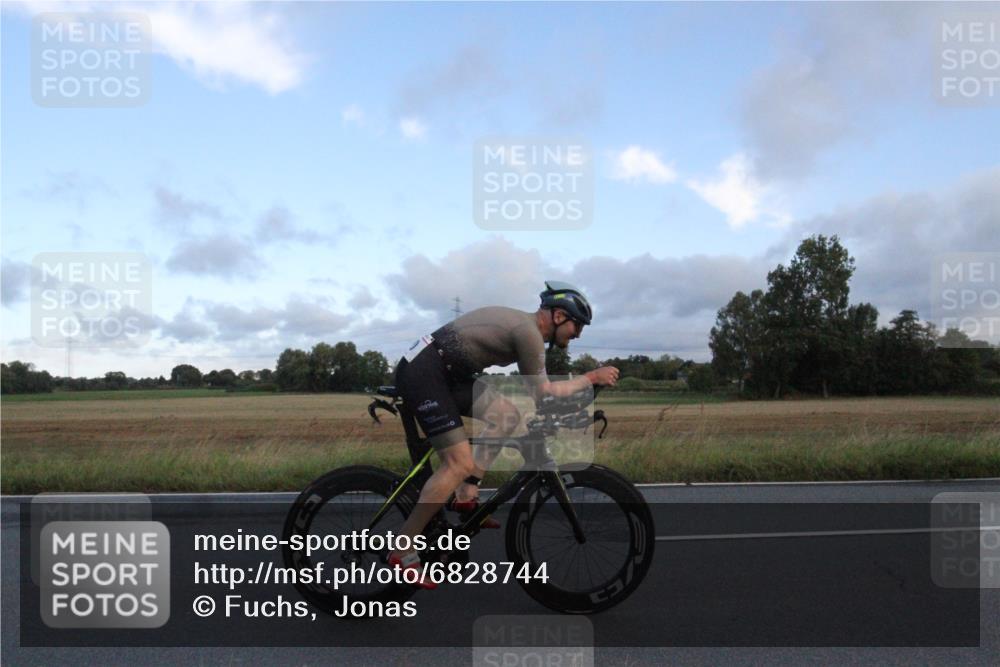 25.08.2024 - Elbe Triathlon Hamburg Fuchs,  Jonas http://msf.ph/oto/6828744 25.08.2024 08:53:51 Radfahren 161, 100, 169, 197 meine-sportfotos.de