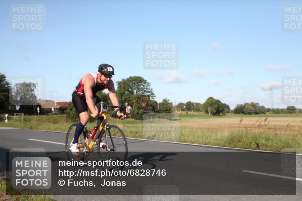 25.08.2024 - Elbe Triathlon Hamburg Fuchs,  Jonas http://msf.ph/oto/6828746 25.08.2024 09:33:51 Radfahren 228, 352, 1851, 234, 53, 256 meine-sportfotos.de