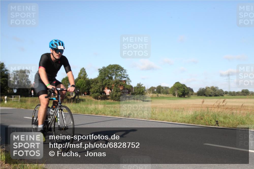 25.08.2024 - Elbe Triathlon Hamburg Fuchs,  Jonas http://msf.ph/oto/6828752 25.08.2024 09:33:53 Radfahren 352, 1851, 234, 53, 256 meine-sportfotos.de