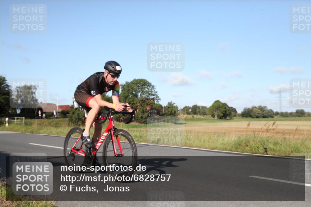 25.08.2024 - Elbe Triathlon Hamburg Fuchs,  Jonas http://msf.ph/oto/6828757 25.08.2024 09:33:54 Radfahren 1851, 234, 53, 256 meine-sportfotos.de