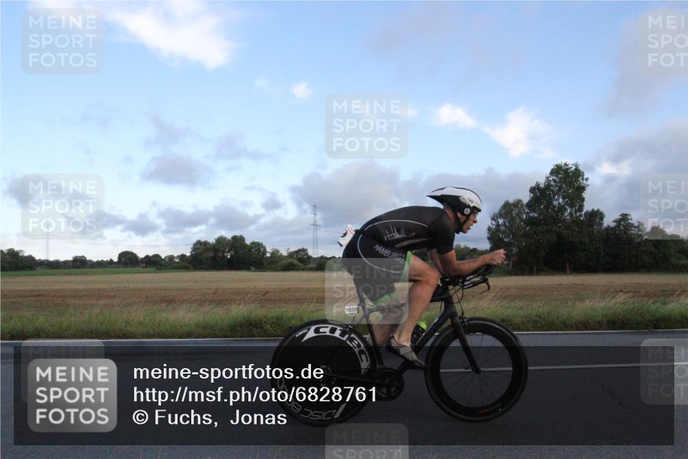 25.08.2024 - Elbe Triathlon Hamburg Fuchs,  Jonas http://msf.ph/oto/6828761 25.08.2024 08:54:10 Radfahren 159, 186, 142, 166 meine-sportfotos.de