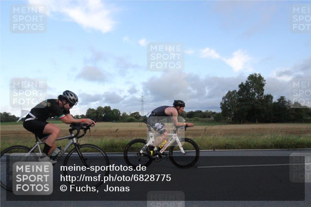 25.08.2024 - Elbe Triathlon Hamburg Fuchs,  Jonas http://msf.ph/oto/6828775 25.08.2024 08:54:26 Radfahren 92, 182, 81, 89 meine-sportfotos.de
